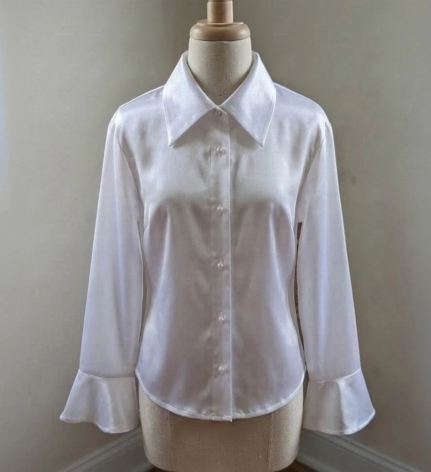 New girls White blouse with pearlescent buttons