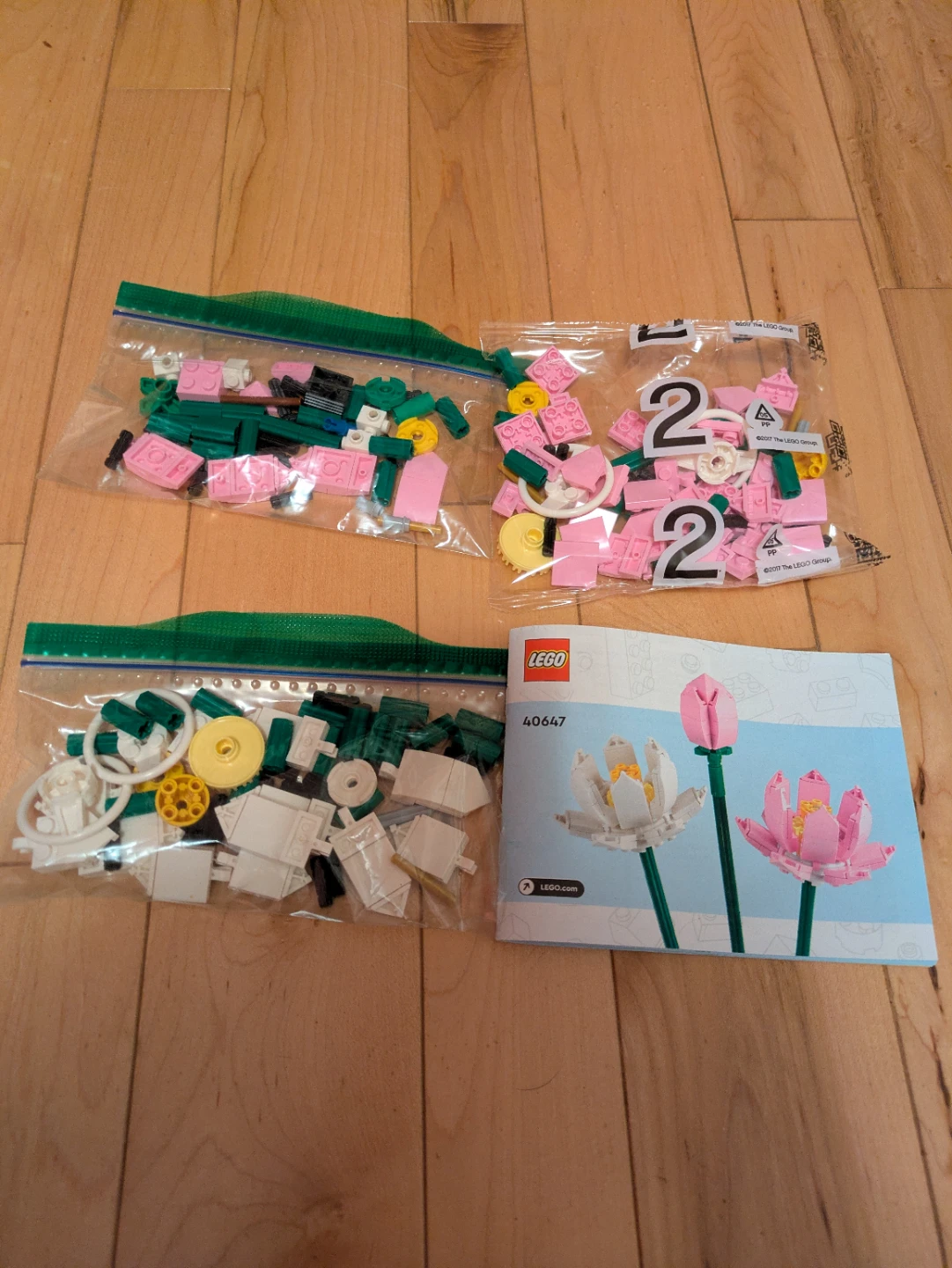 Lego Lotus Flower building set (discontinued) - photo 3