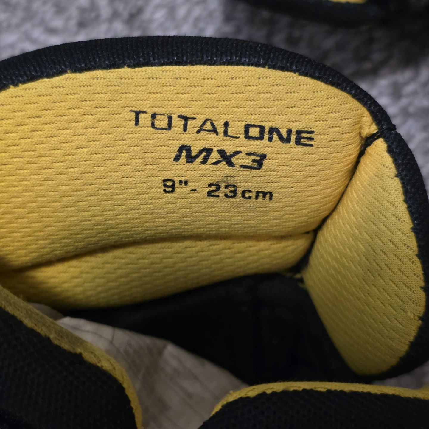 Bauer TotalOne MX3 Hockey Gloves - photo 4