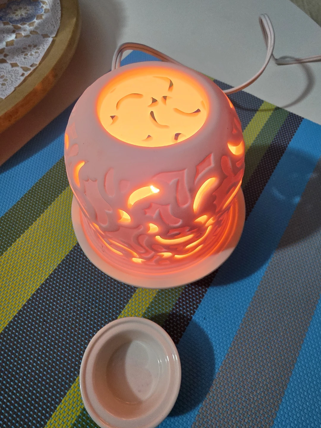White Ceramic Electric Oil/Wax Warmer Bowl, Wall Plug-In - photo 3
