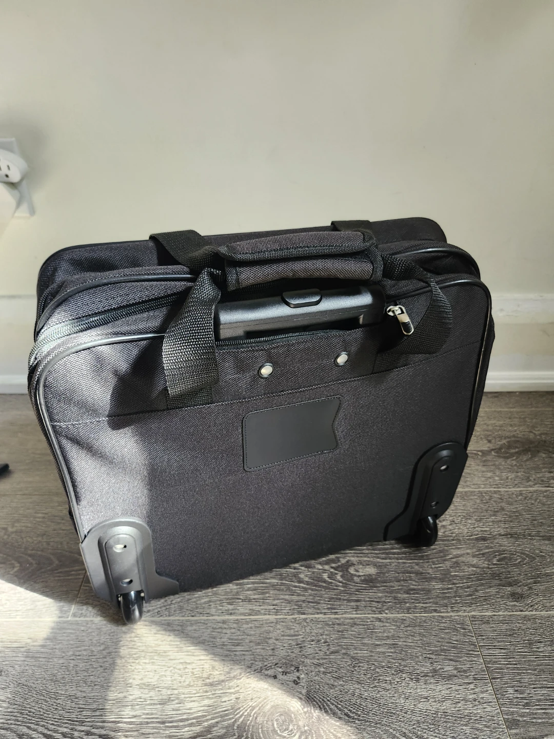 Brand new Targus Rolling Laptop Bag - photo 2