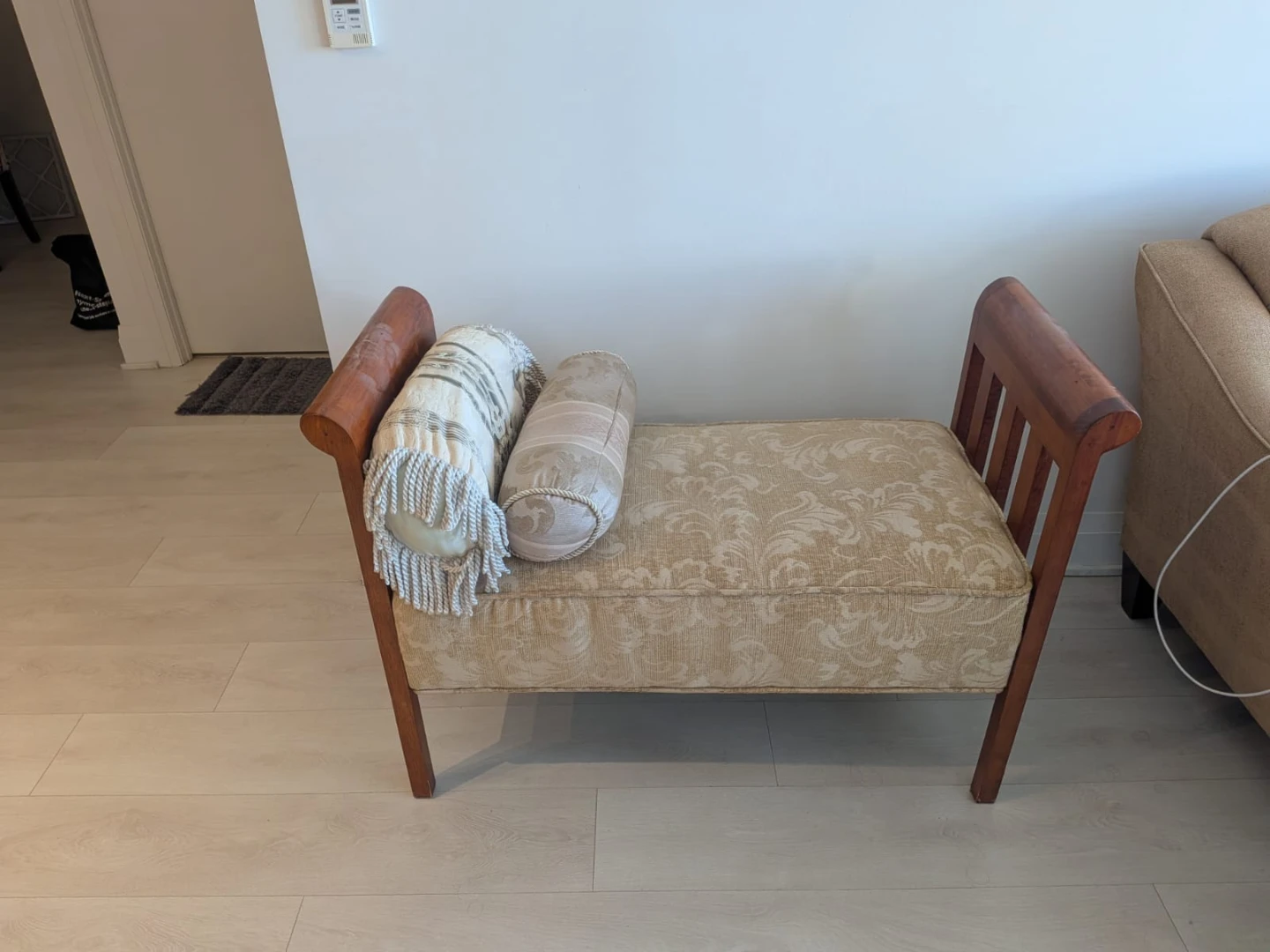 Move out sale: Vintage Wooden Upholstered Bench - photo 5