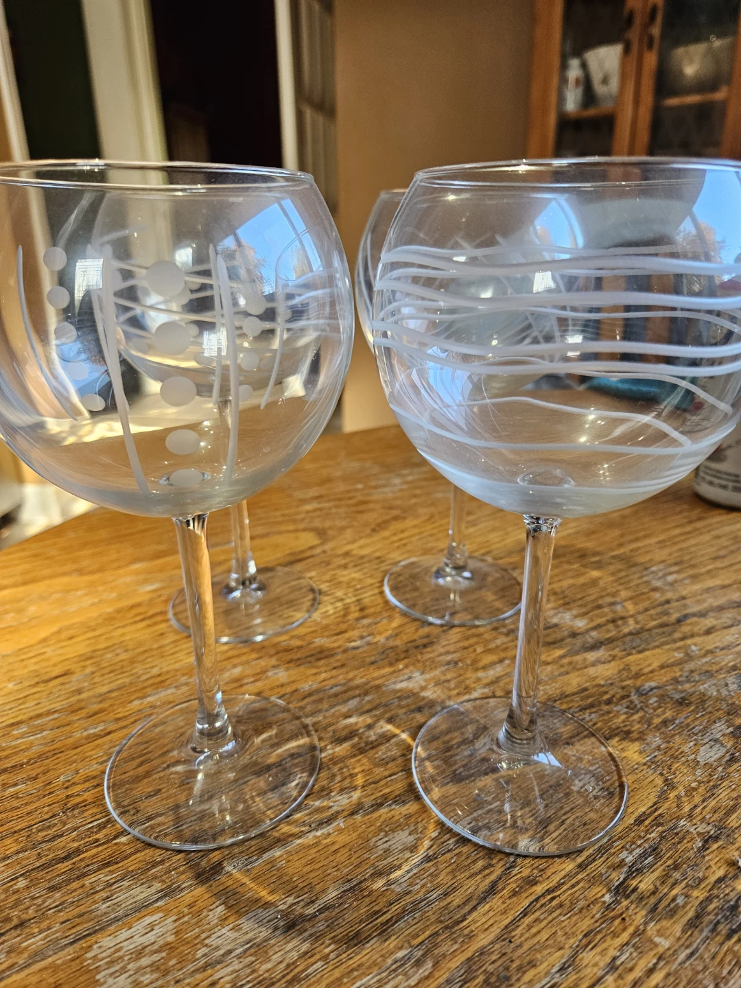 Set of 4 Etched Glass Wine Glasses - photo 2