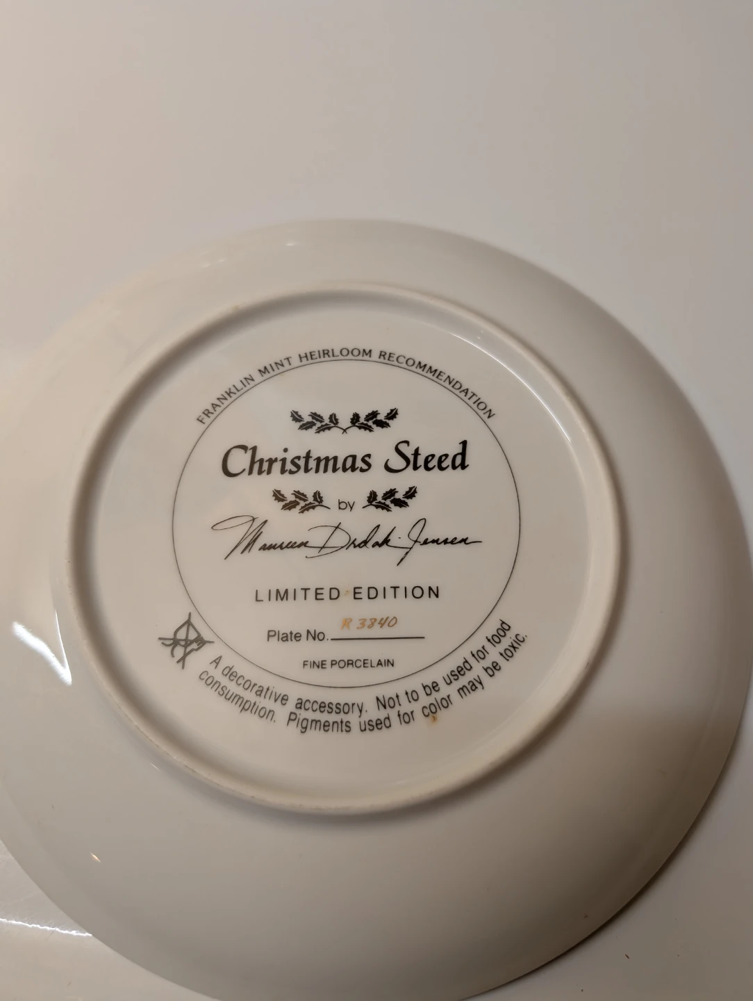Franklin Mint Christmas Steed Porcelain Plate - photo 2
