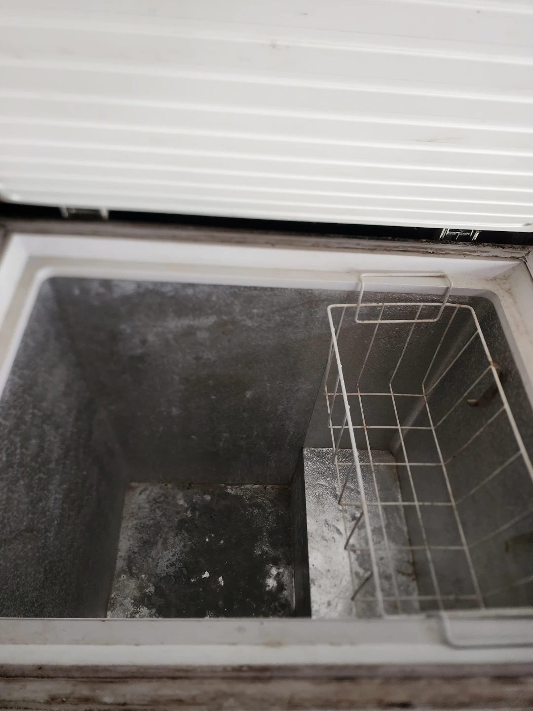 Idylis Chest Freezer - photo 2