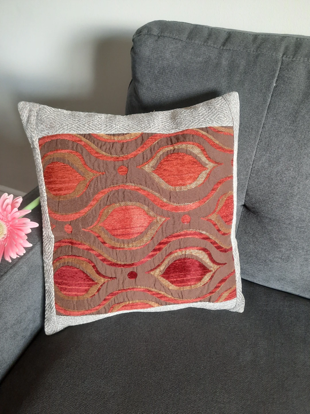 New, Decorative throw pillow with geometric pattern - photo 2