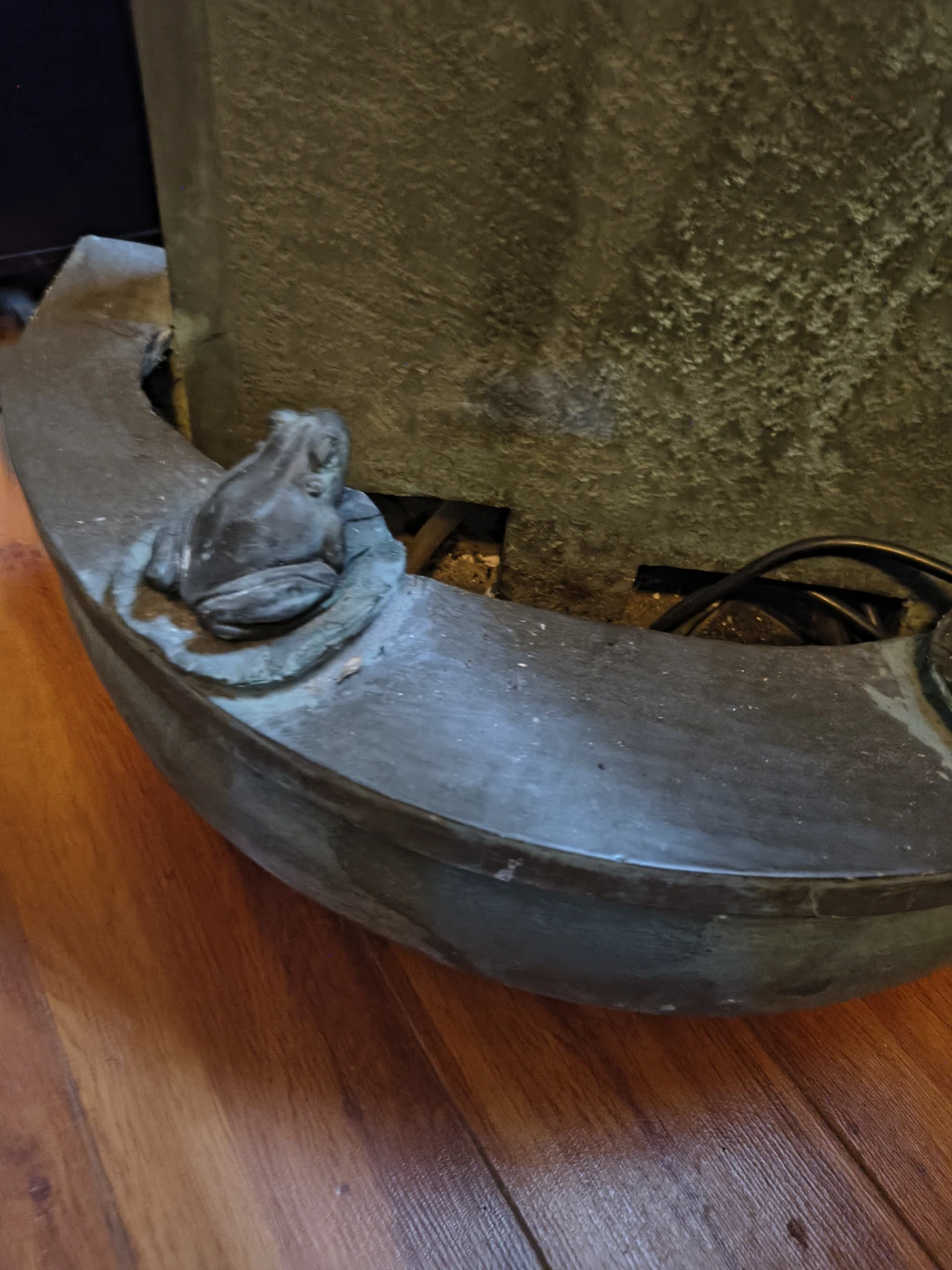 Lotus and Frog Garden Water Fountain - photo 2
