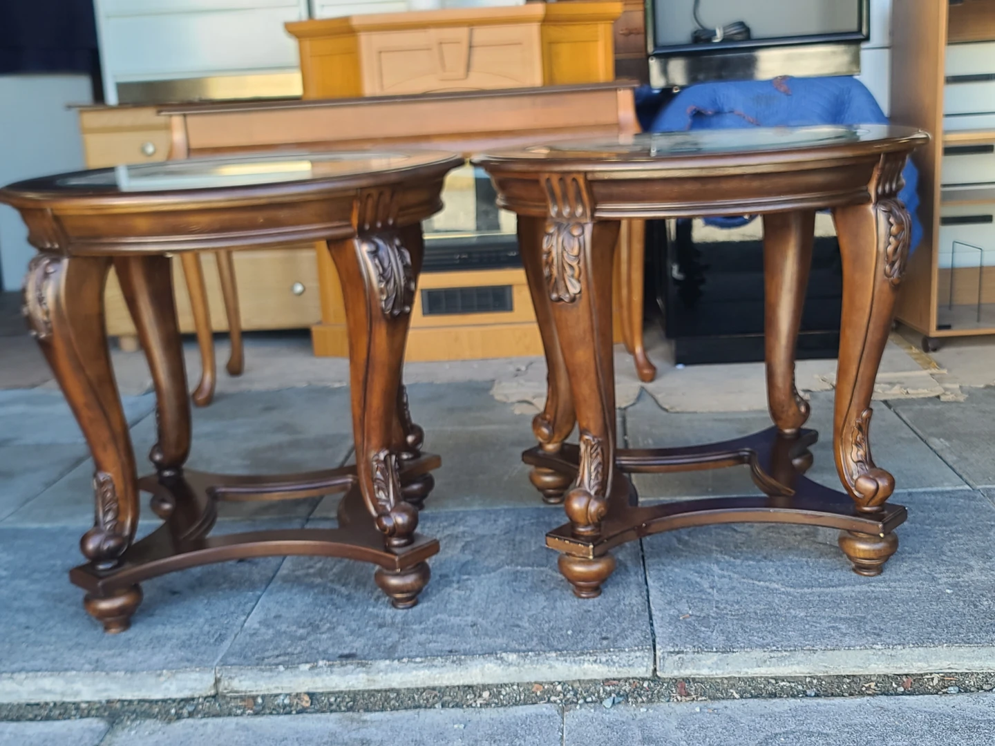 Pair of Ornate Traditional Wood & Glass End Tables - photo 4