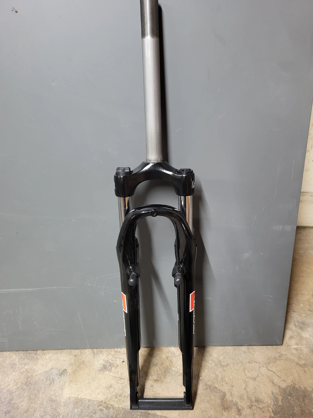 SR Suntour M3010 Bicycle Suspension Fork - photo 3