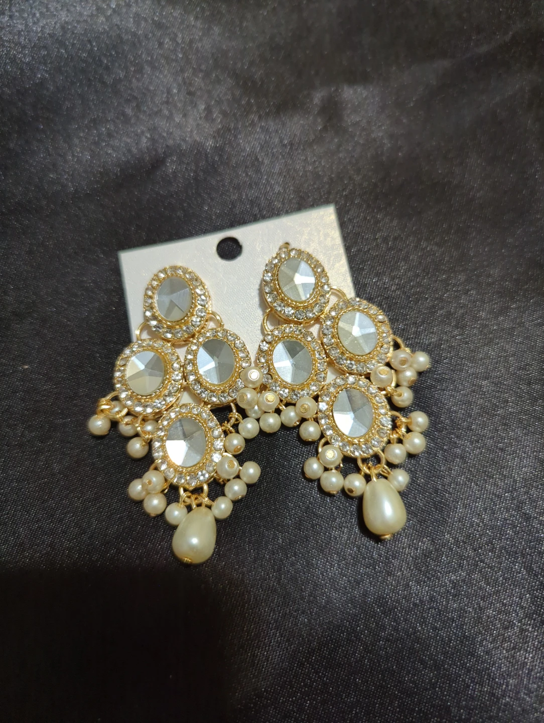 Gold-tone kundan style necklace set with maang tikka - photo 3