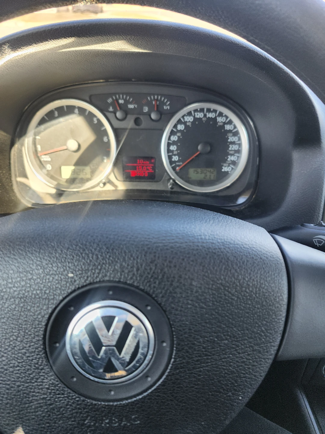 Volkswagen Golf Hatchback - photo 2
