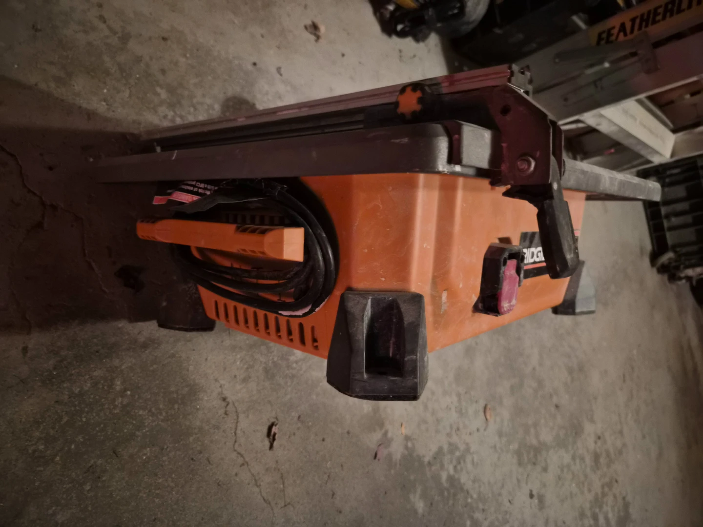 RIDGID Portable Tile Saw - photo 2