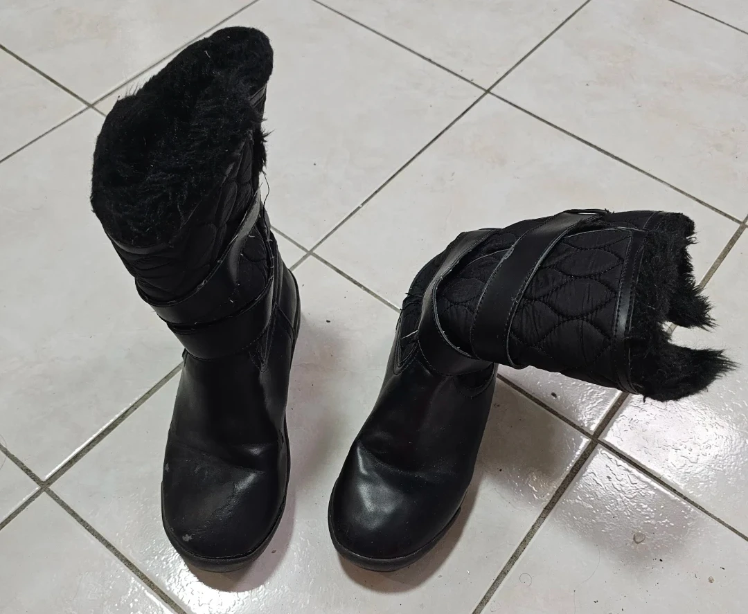Black Quilted Winter Boots - photo 2