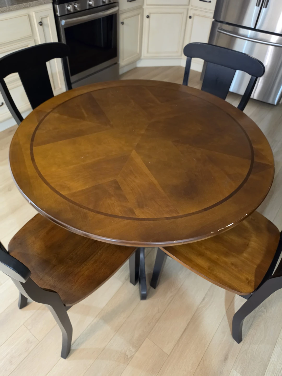 Round Wood Dining Table with 4 chairs, 42" Round - photo 3
