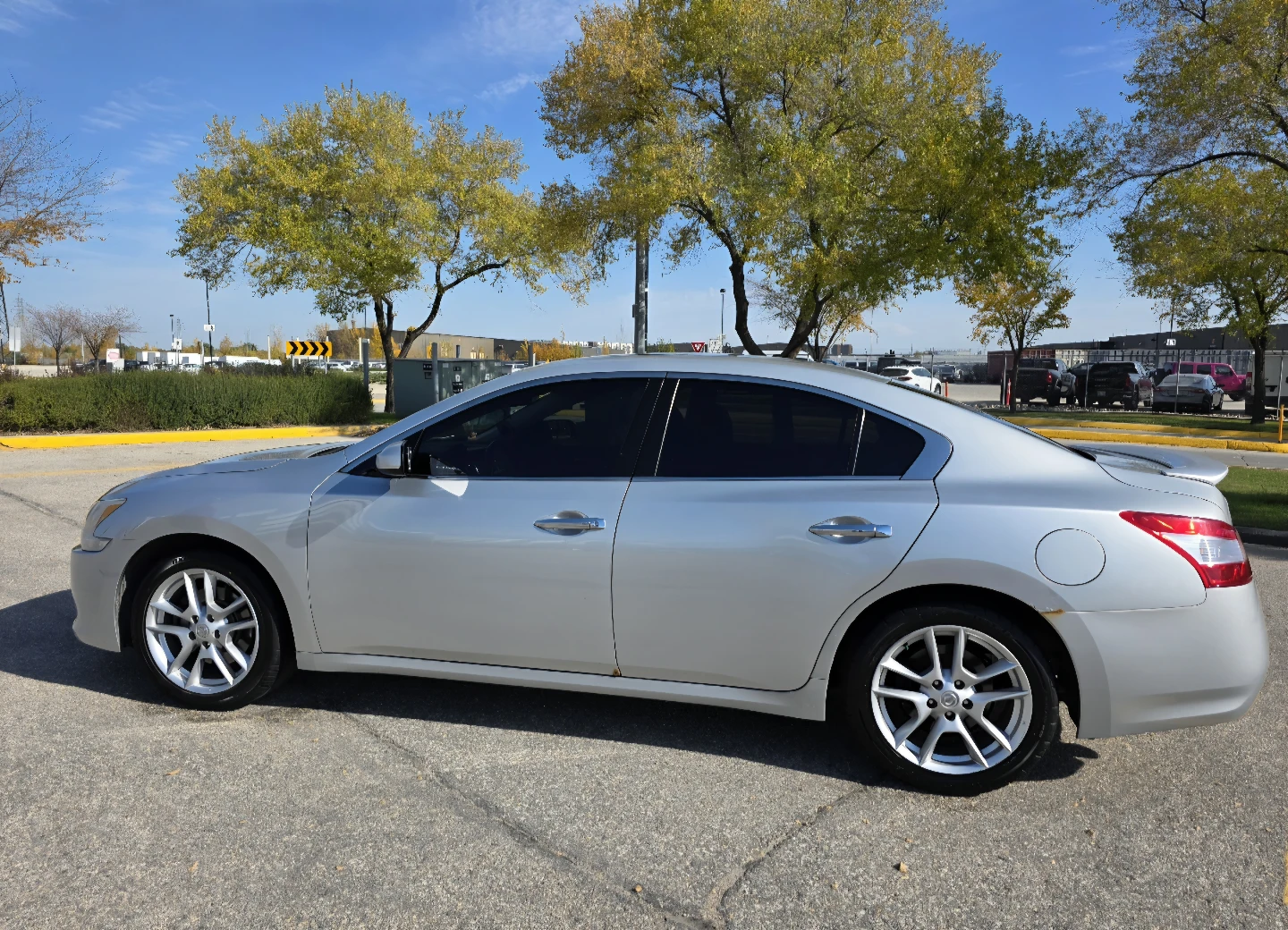 Nissan Maxima SV - photo 2