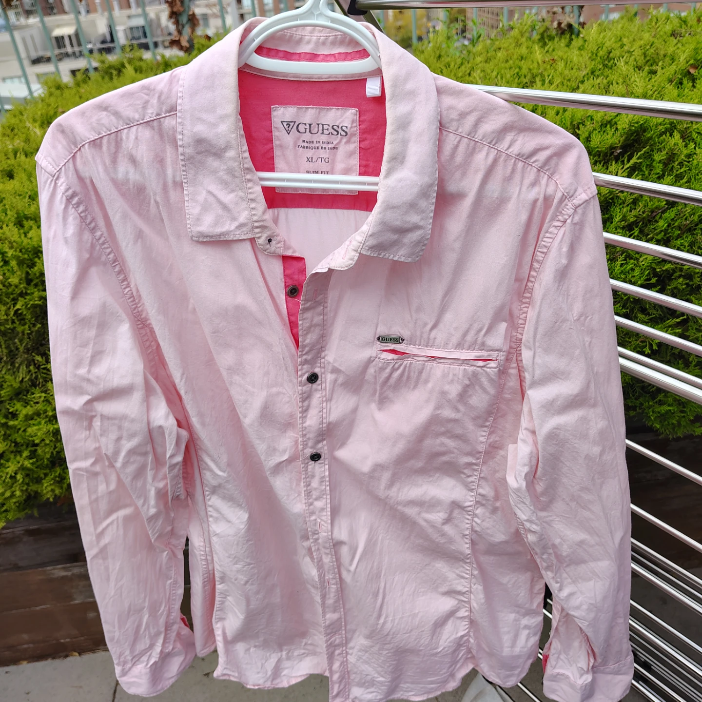 2 Guess Long-Sleeve Slim Fit Shirts XL