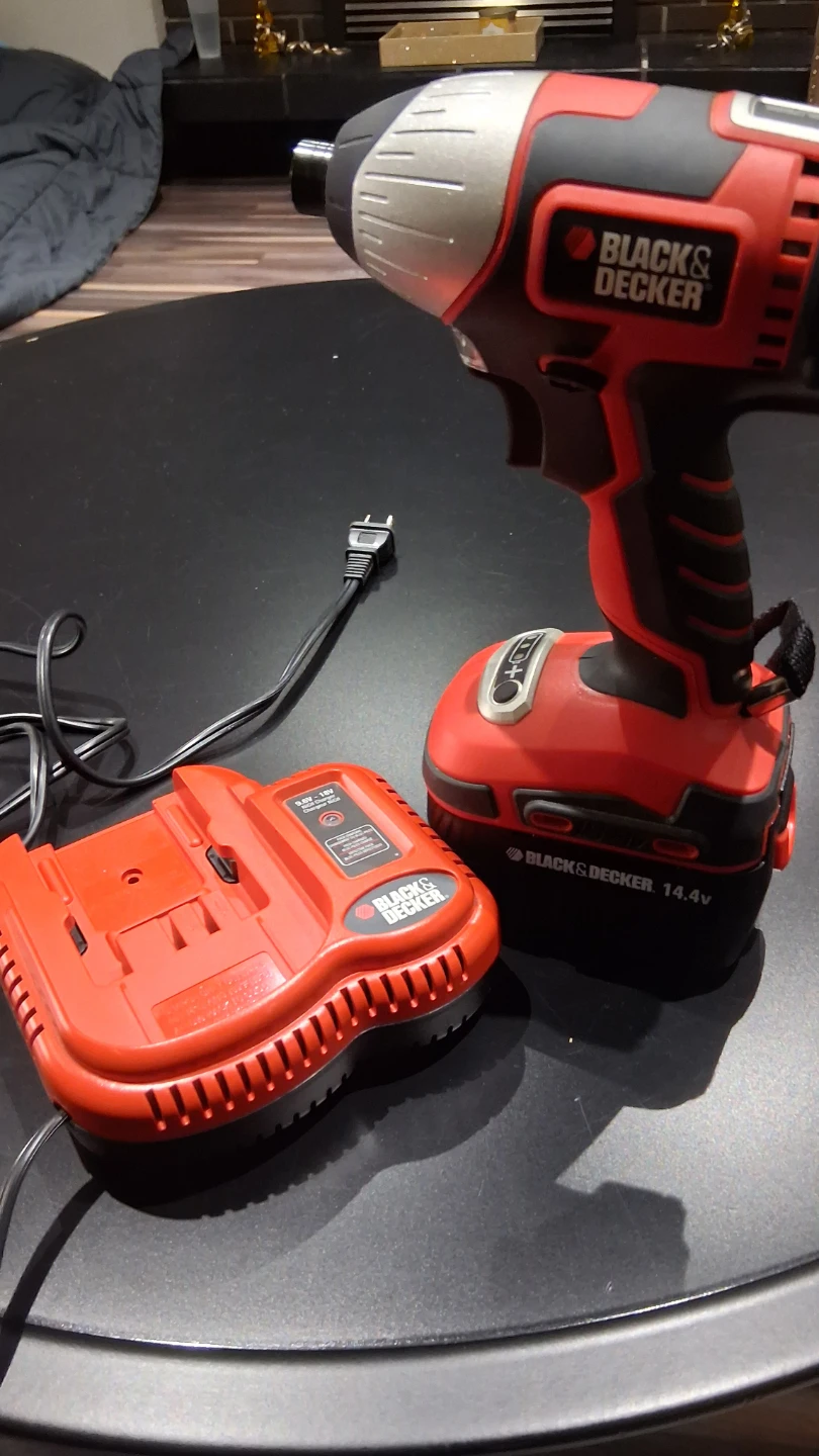 Black & Decker 14.4V Impact Driver with Charger
