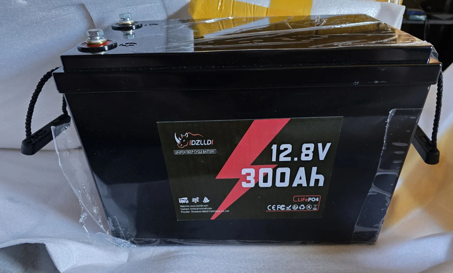 Idzlldi 12.8V 300Ah LiFePO4 Deep Cycle Battery