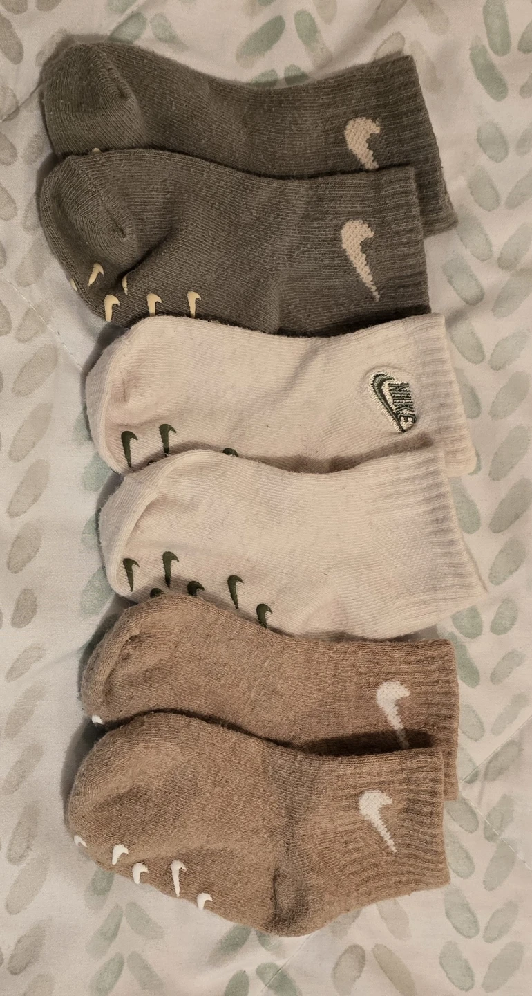 Large Collection of Baby Socks - photo 5