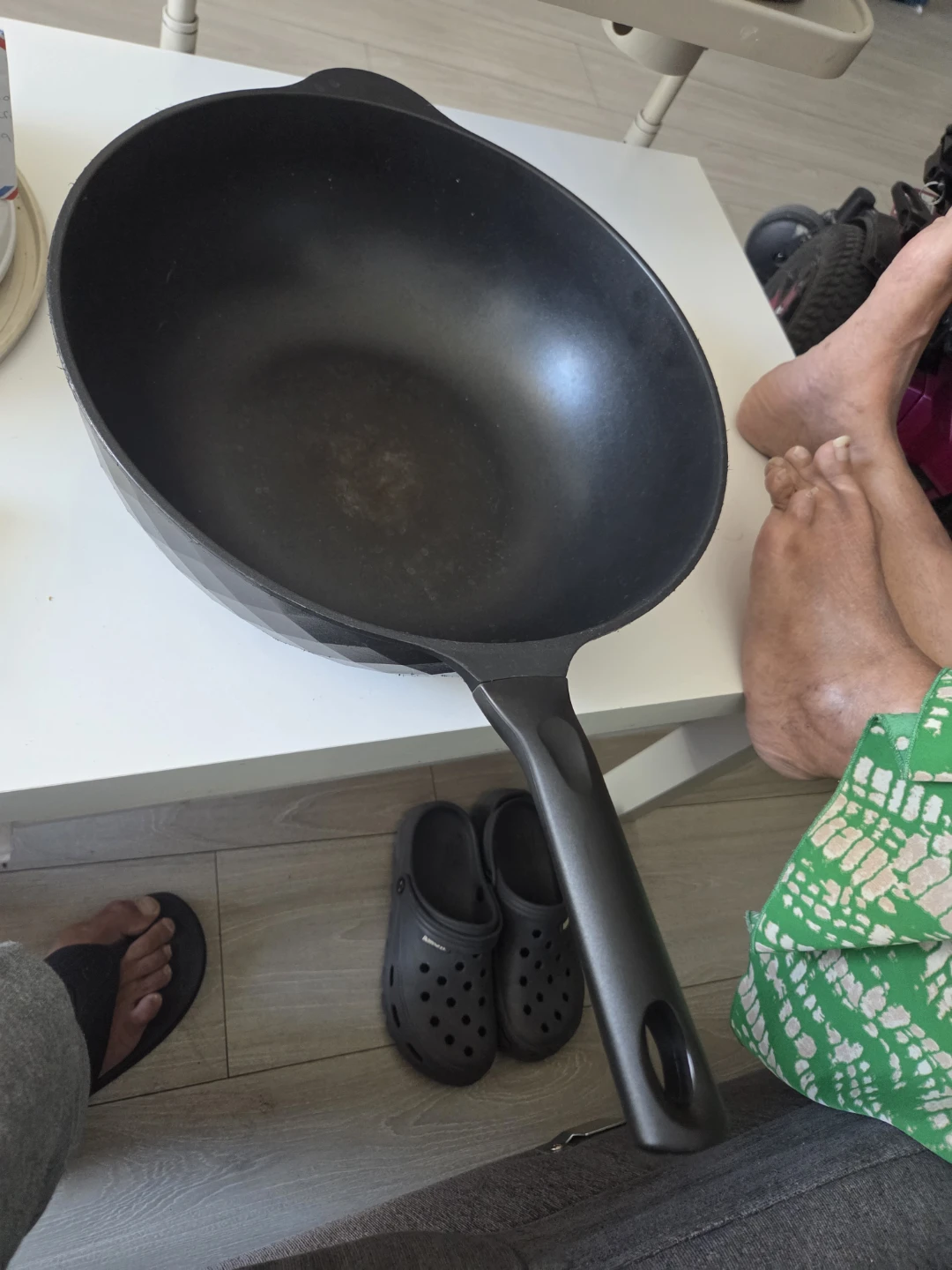 Black non-stick stir fry pan - photo 2