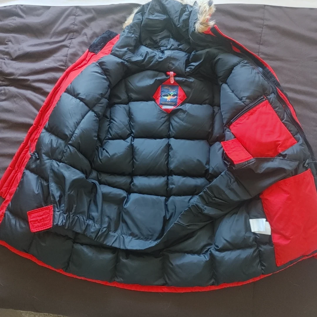Red Parka Size Medium - photo 3