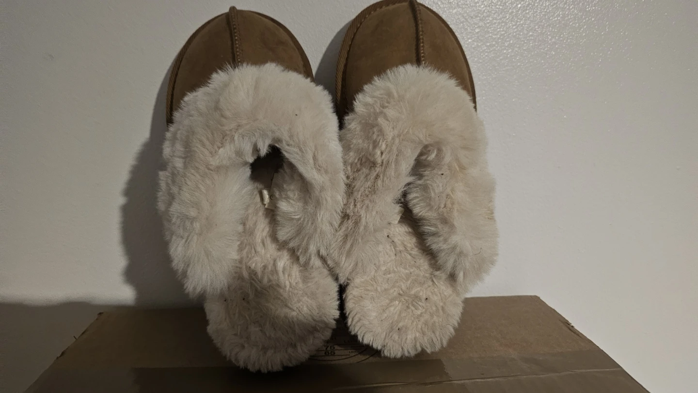 Tan Faux Fur Lined Slippers Size 4 - photo 2