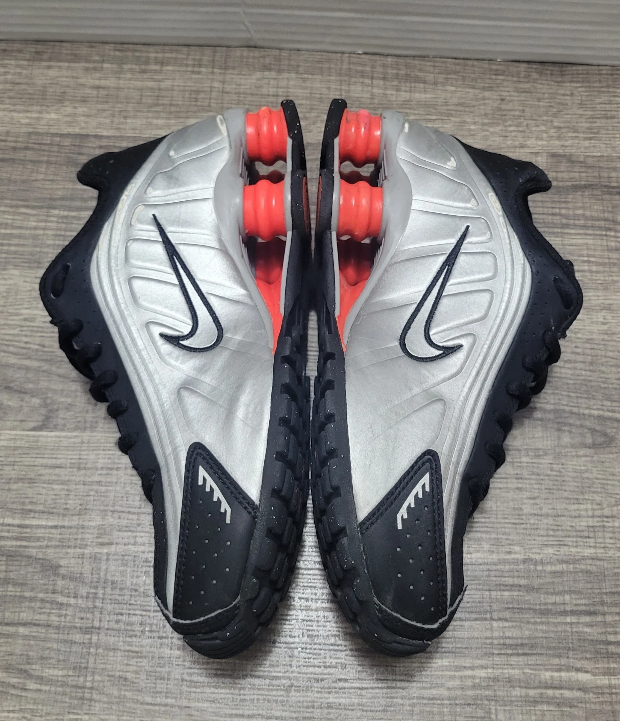 Nike Shox Sneakers Size 3.5 - photo 2