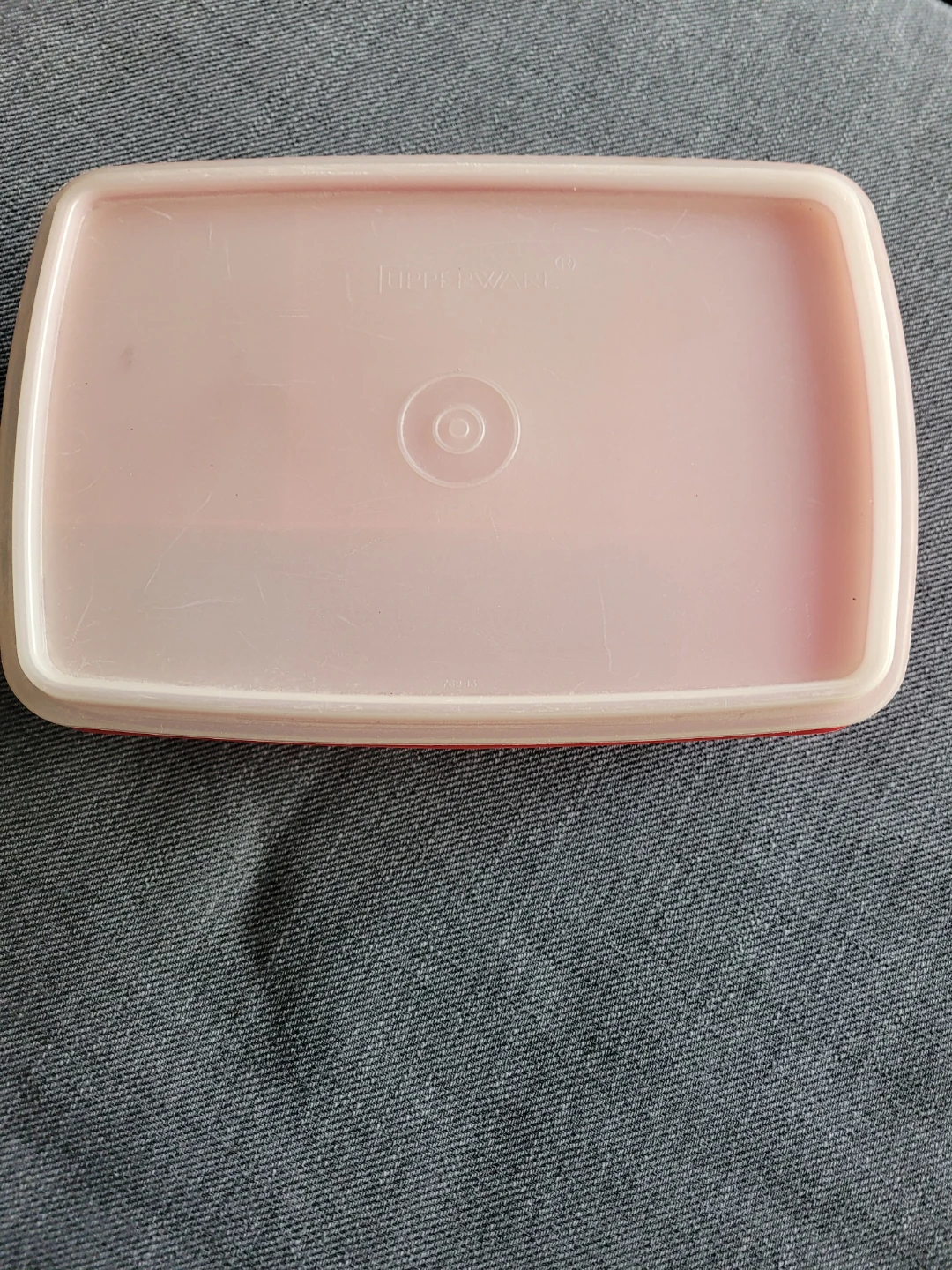 Tupperware stow n go model 767