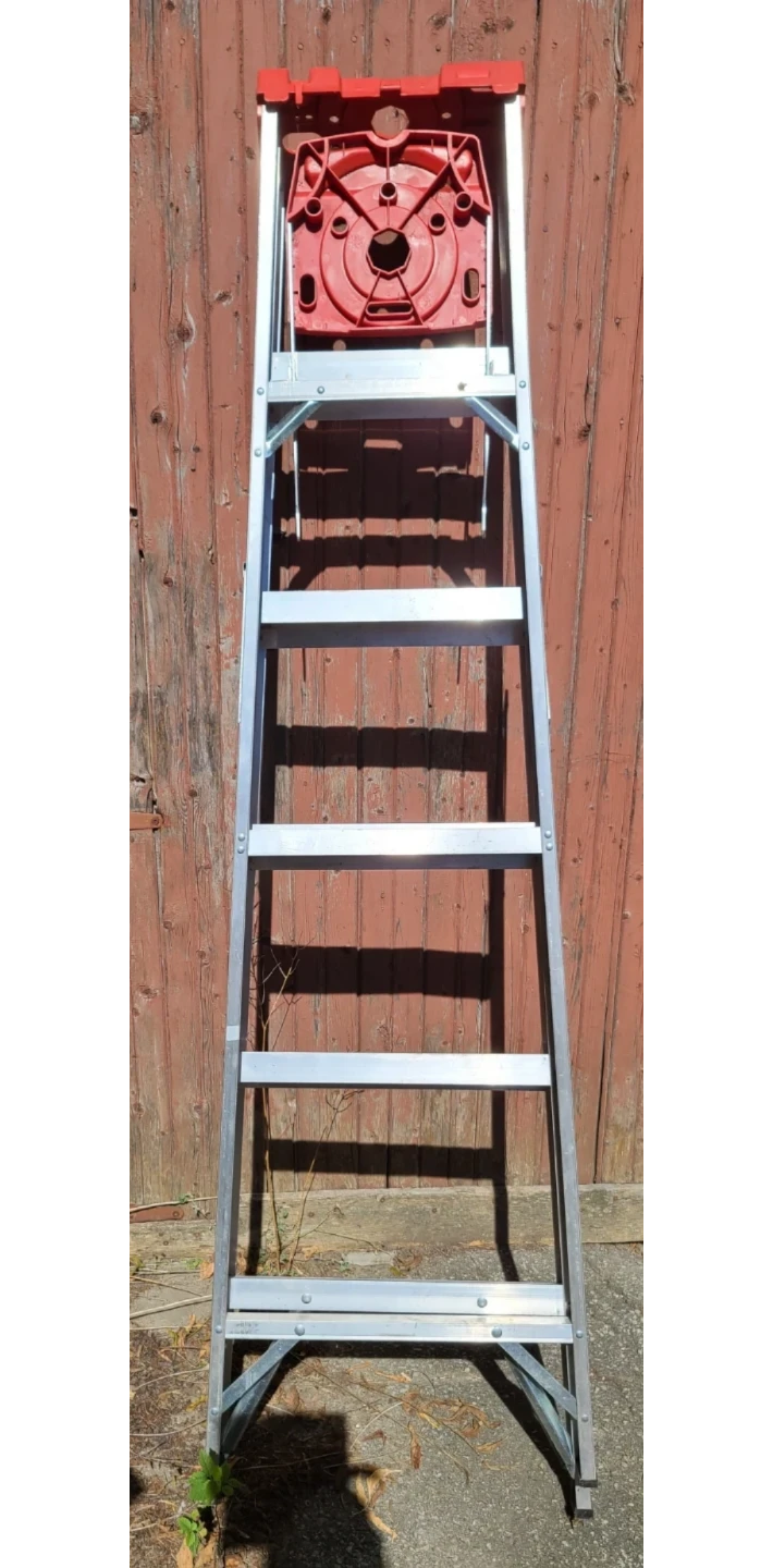 LIKE NEW Eagle 6-ft Aluminum Step Ladder (5 Steps) - photo 4
