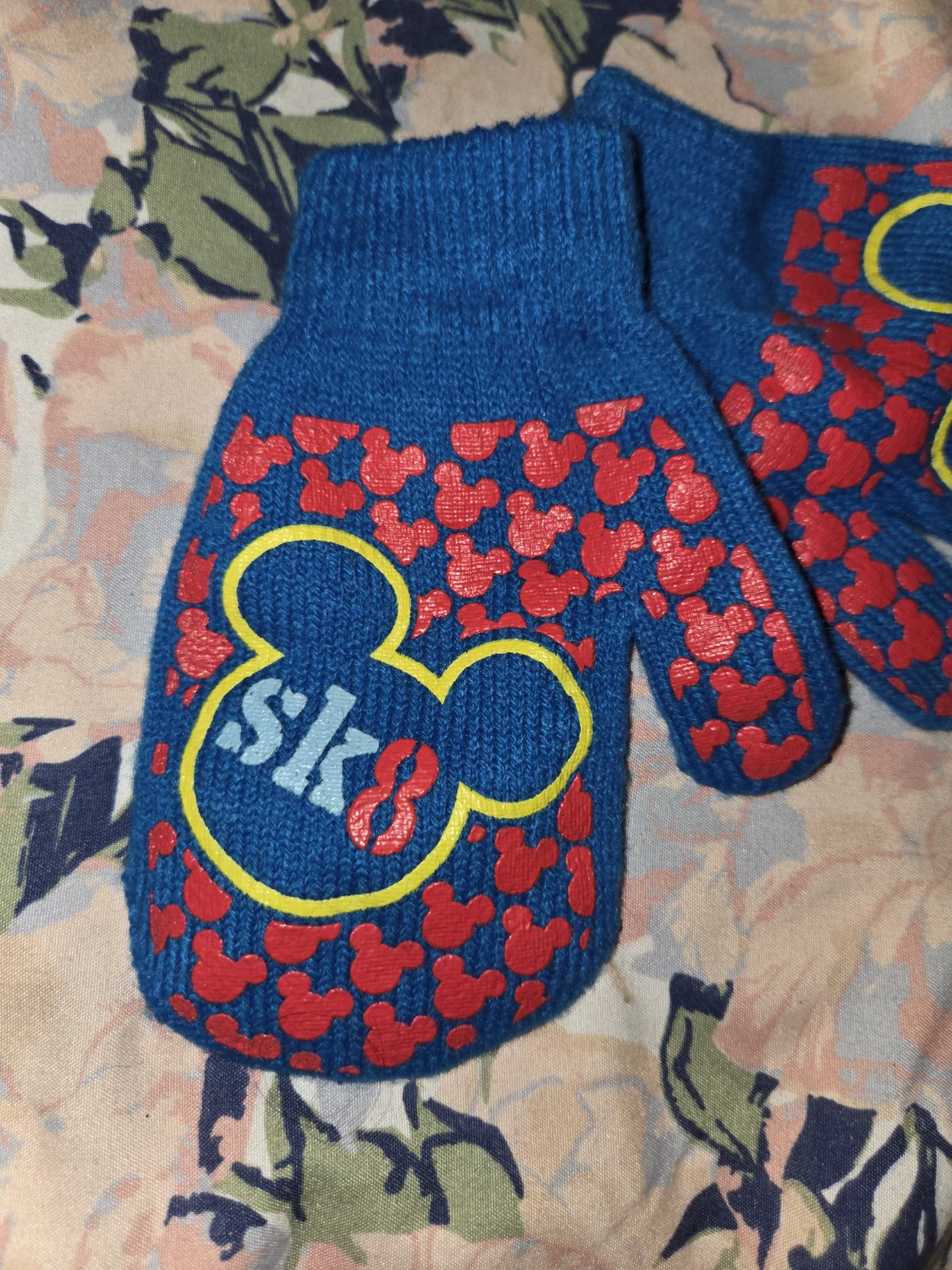Disney 'Mickey SK8' Mittens in Toddlers - photo 2