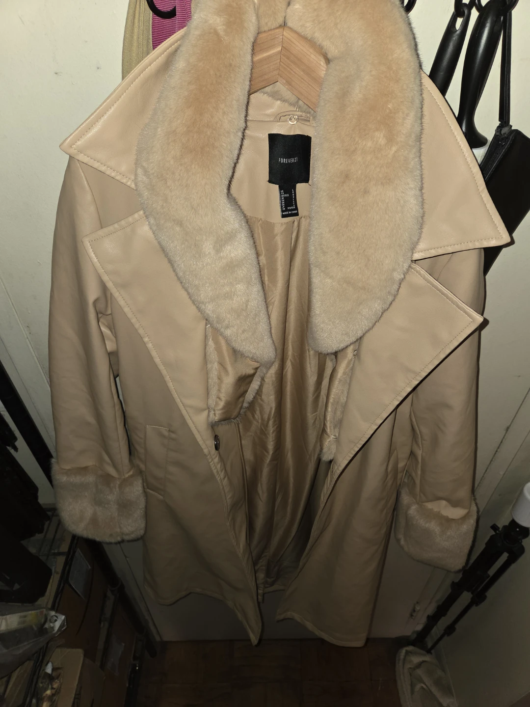 Forever 21 Butter-Cream Faux Fur & Leather Trench in a Ladies L - photo 3