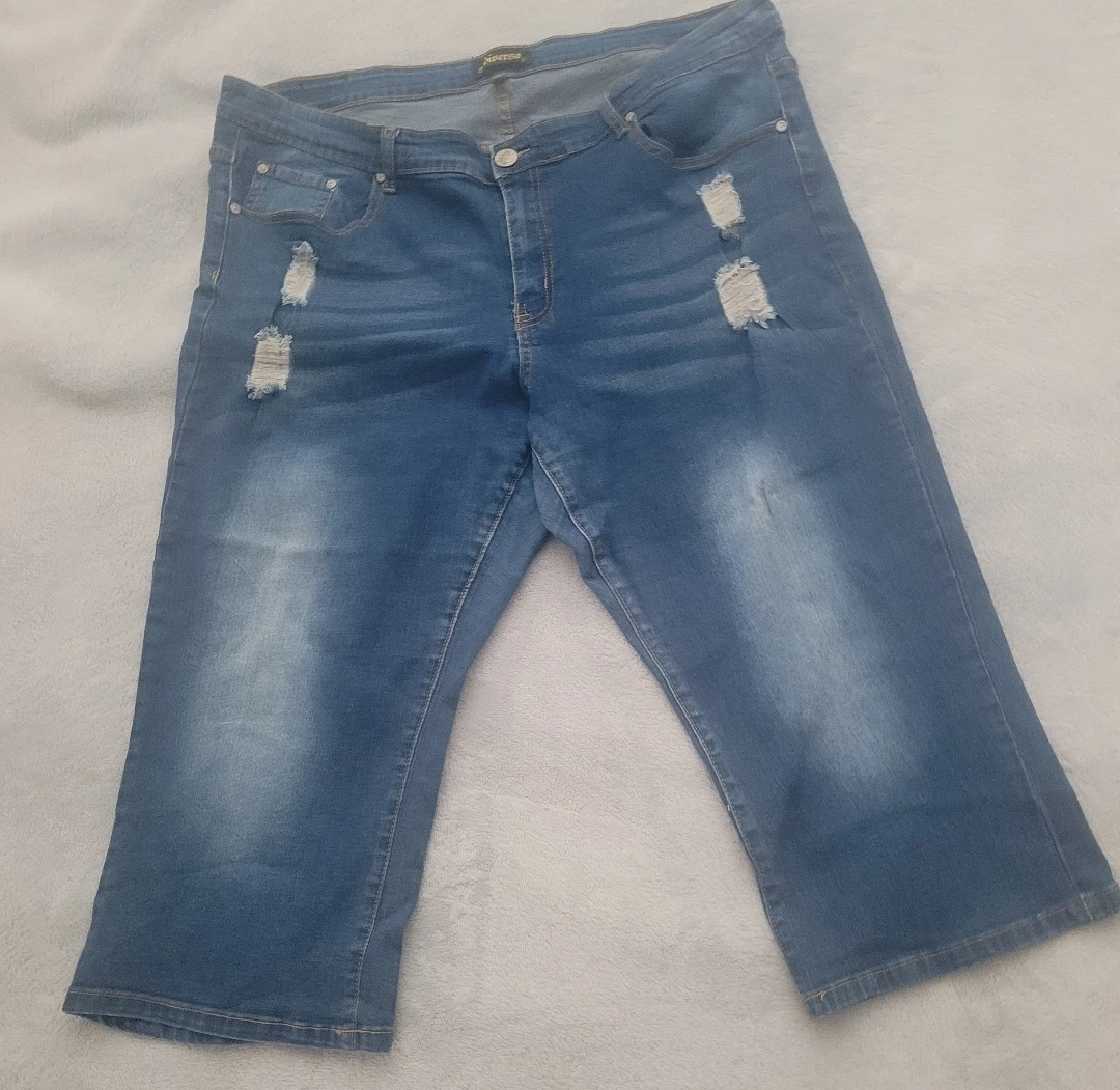 Superiso Distressed Denim Capris
