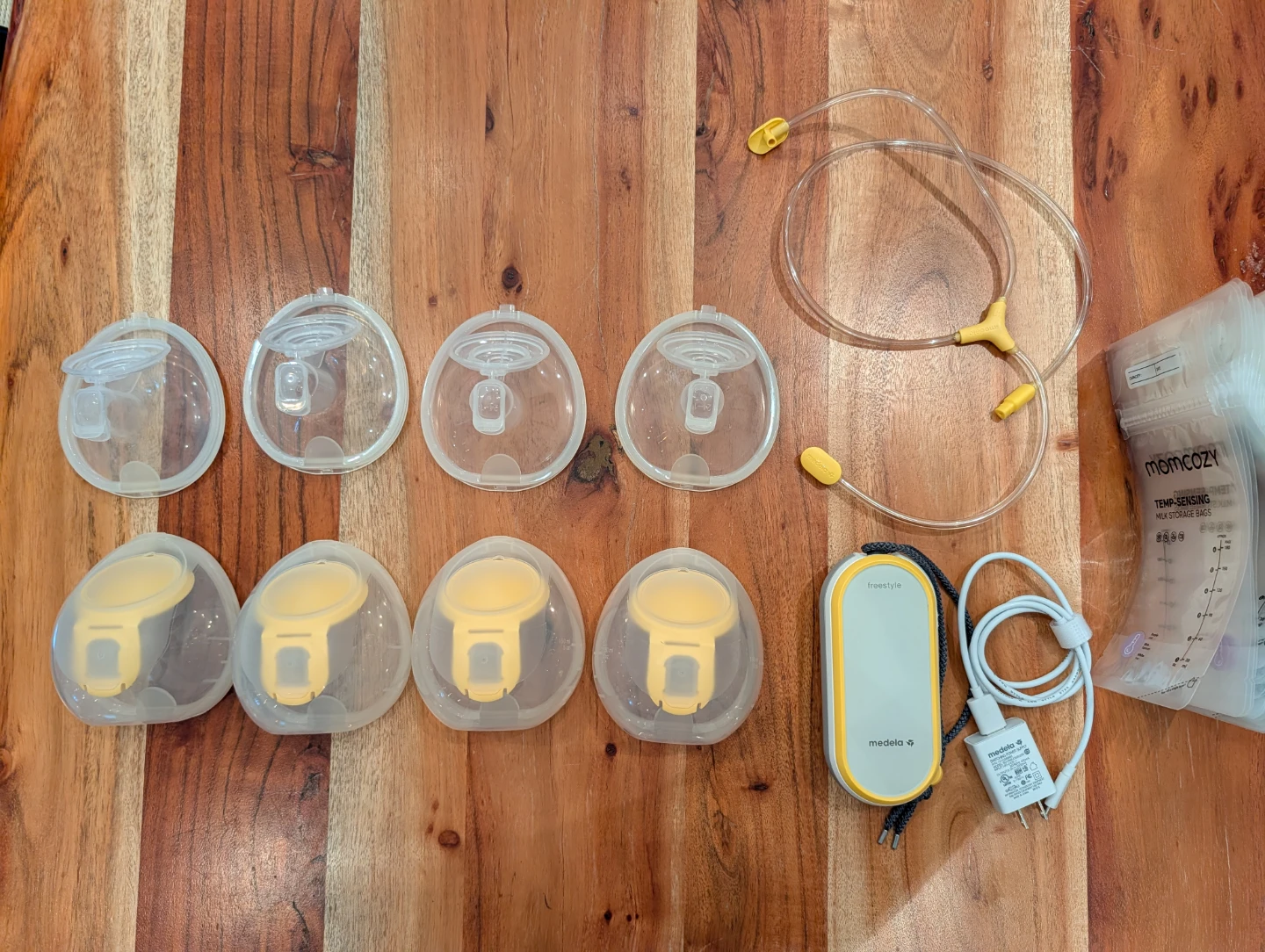 Medela Freestyle Hands-Free Pump + Extra Cup Set