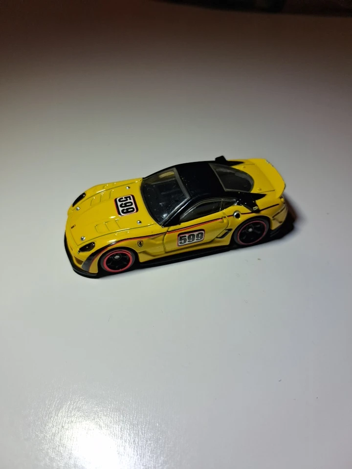 2010 Hot Wheels Speed Machines Ferrari 599XX