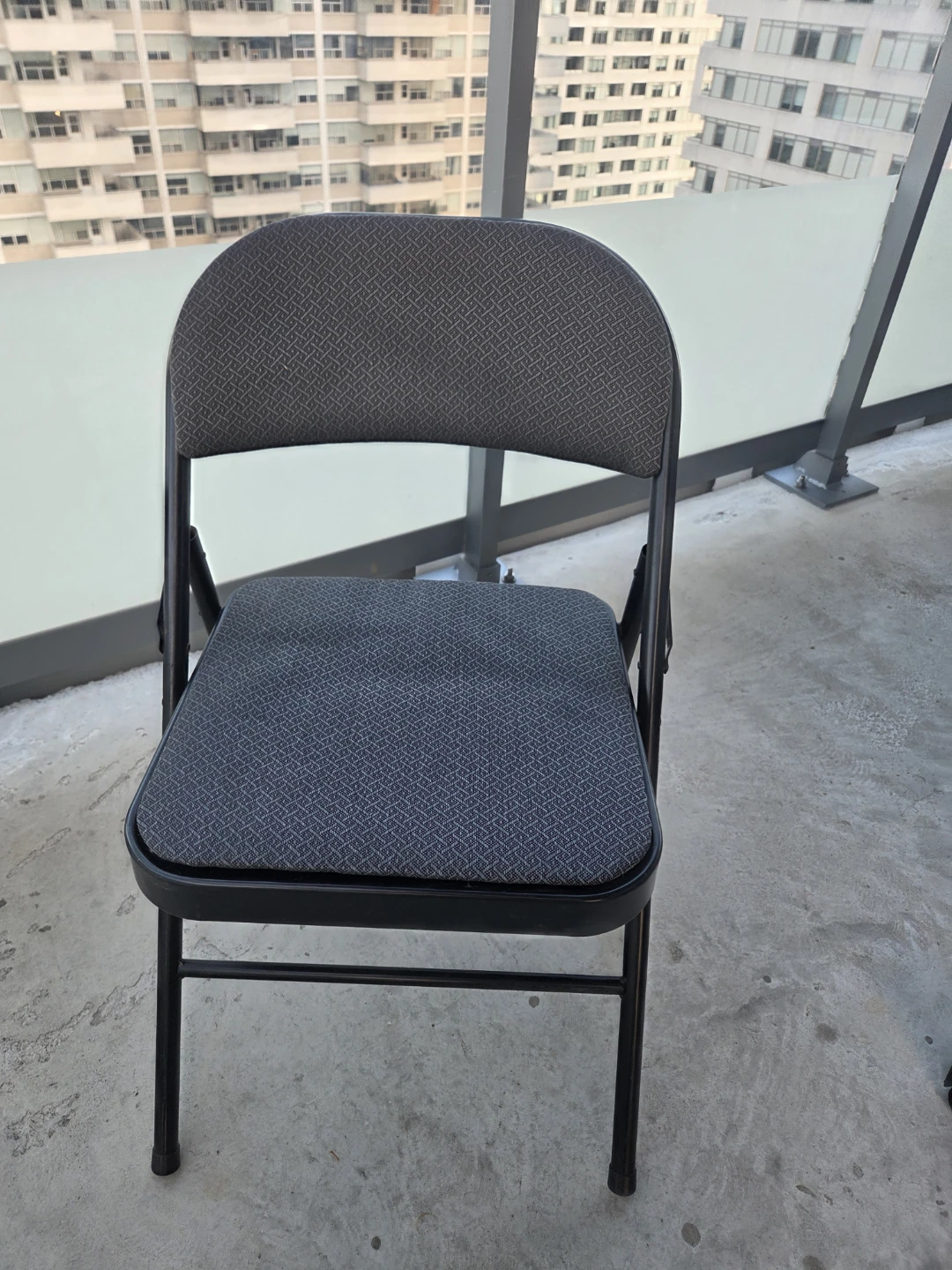 Folding Chair with Grey Patterned Fabric - photo 3