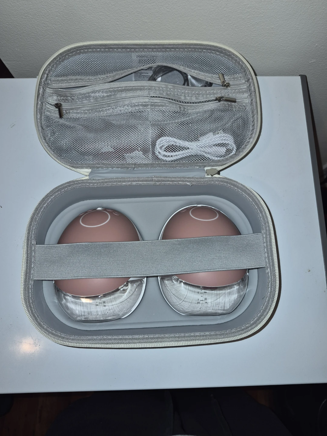 Momcozy Wearable Breast Pump with Carrying Case - photo 2