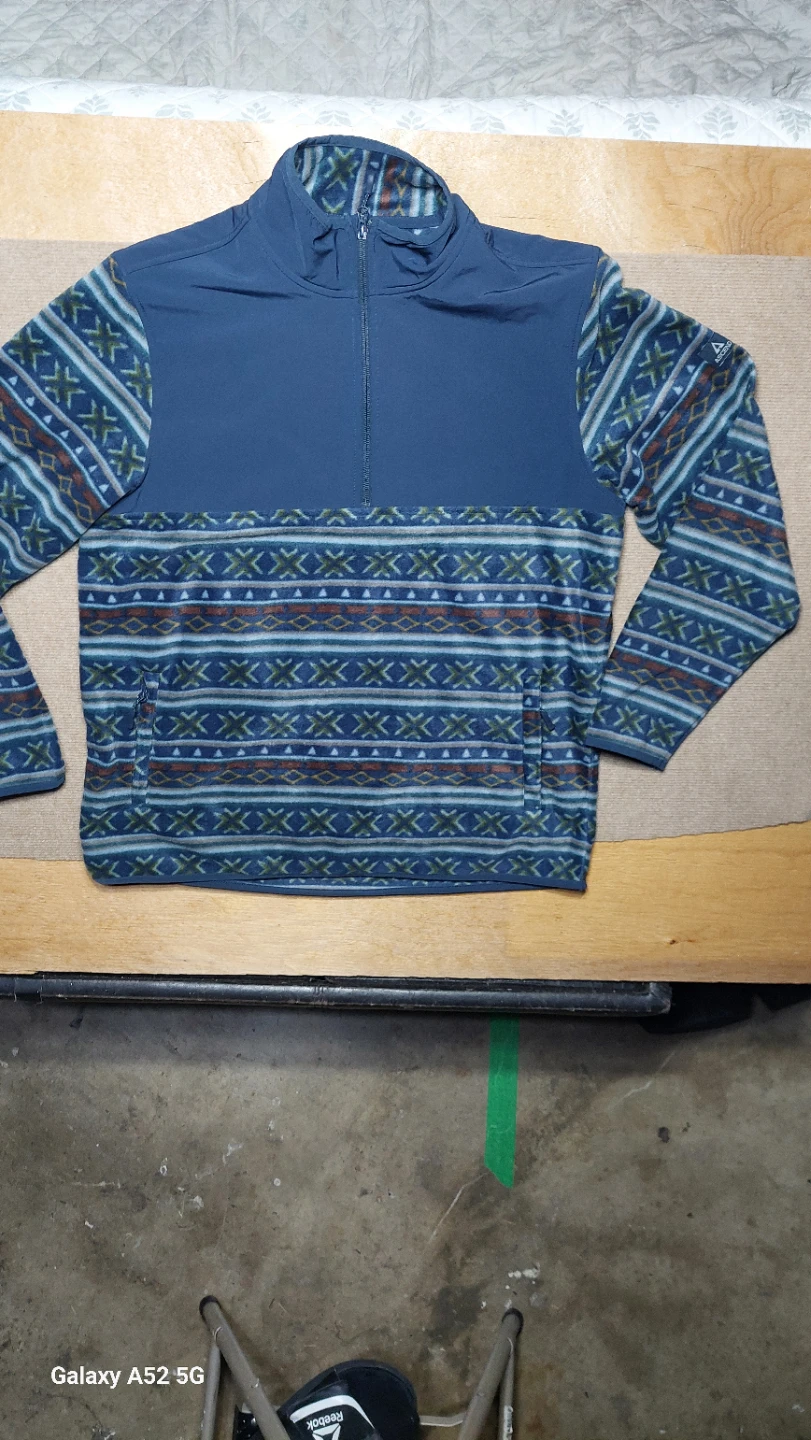Ascend 1/4 Zip Patterned Fleece size large
