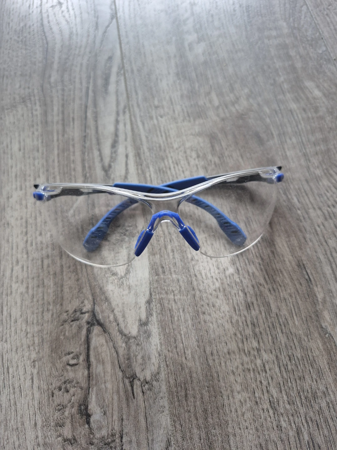 Safety glasses with blue accents - photo 2