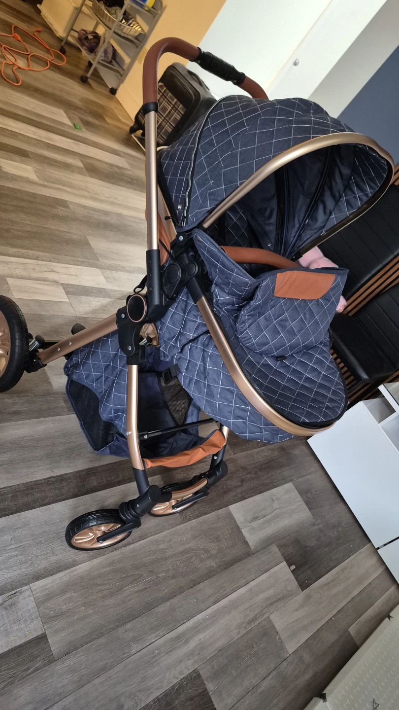 Baby Stroller with Quilted Navy Fabric - photo 5