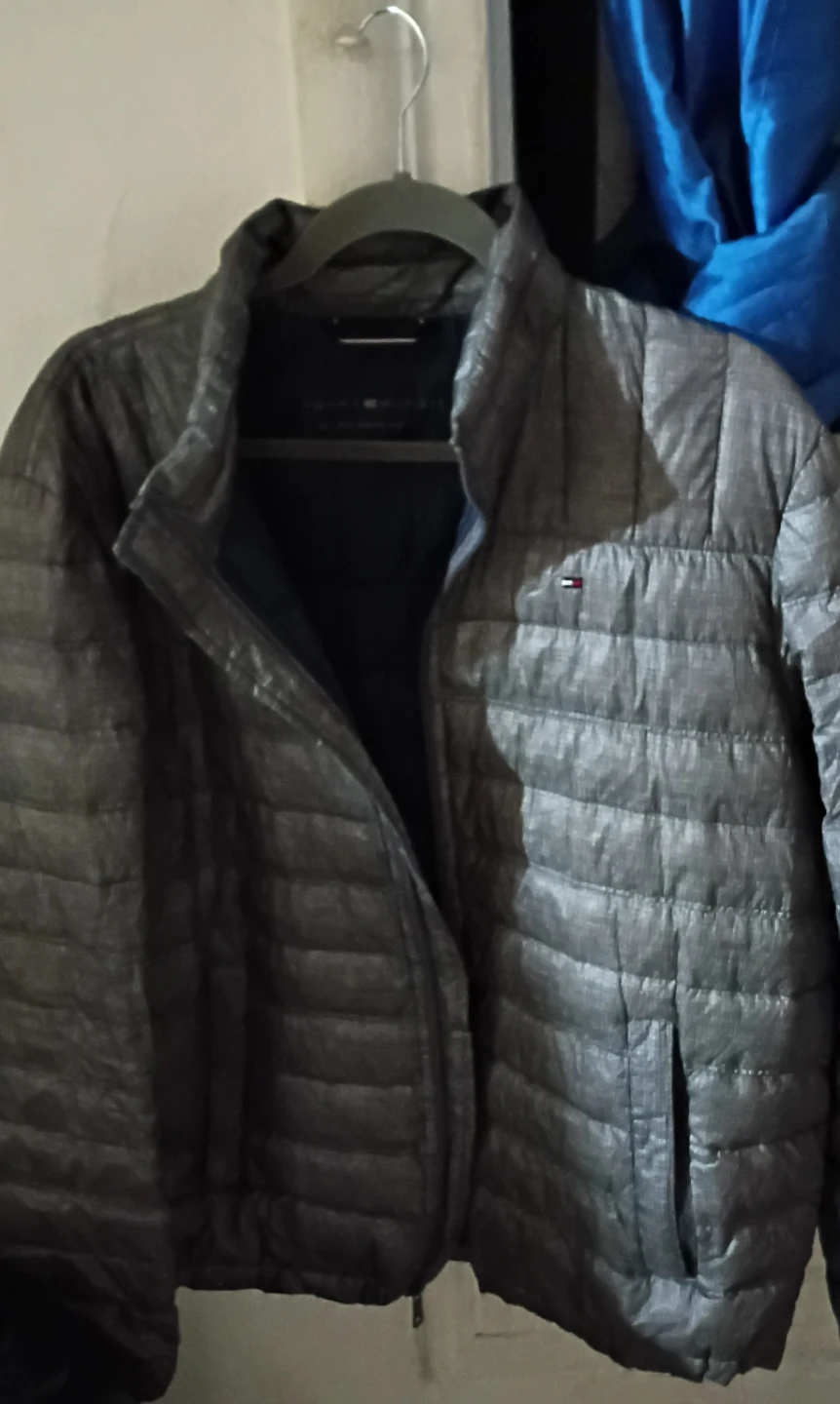 Tommy Hilfiger Puffer Jacket Grey Light. LARGE Like New