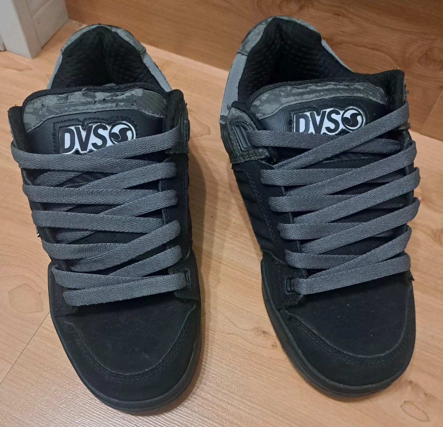 DVS Squadron Skate Shoes Men's Size 10.5