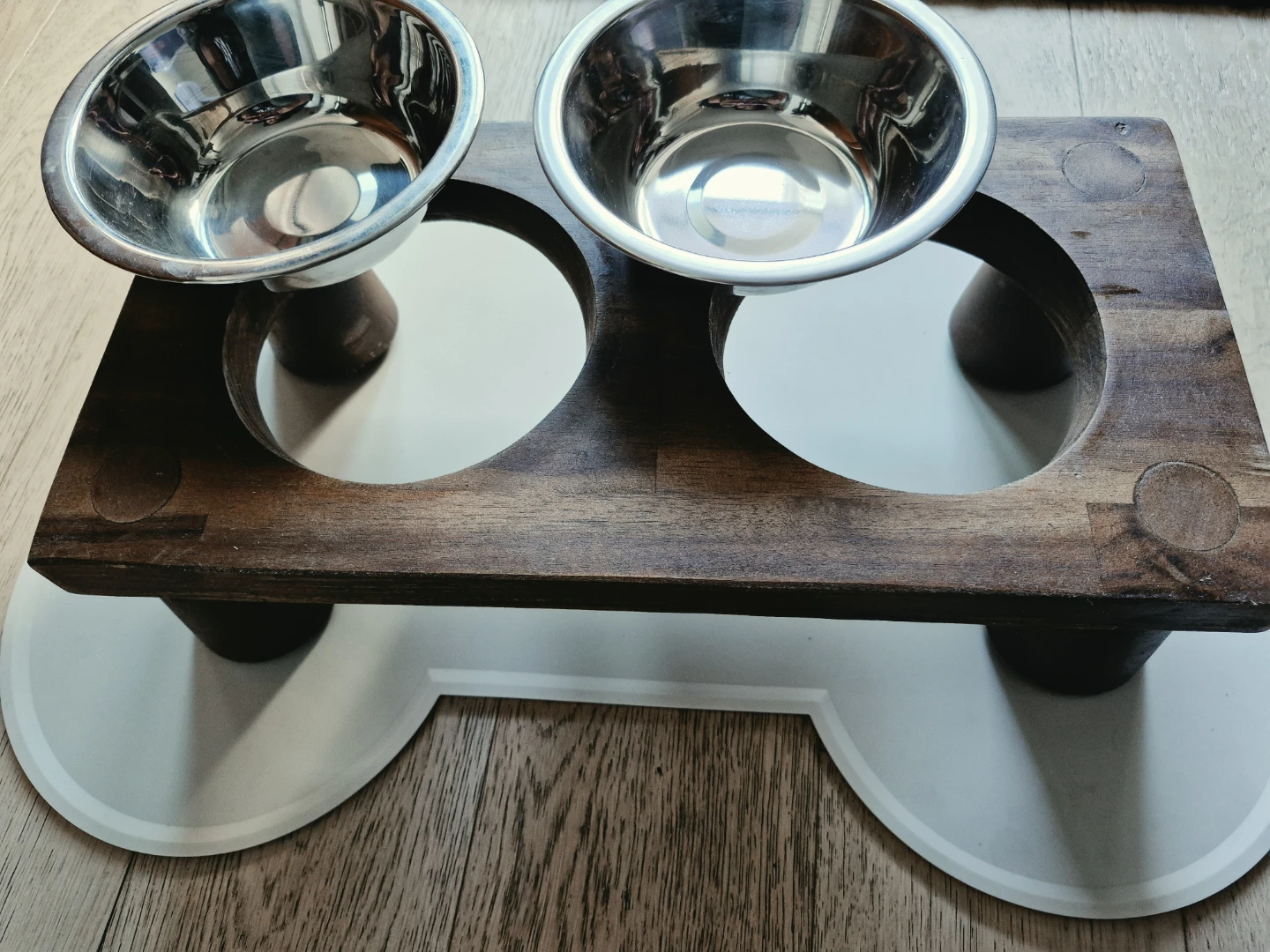 Nice Paws elevated pet feeder w/ slip mat - photo 2