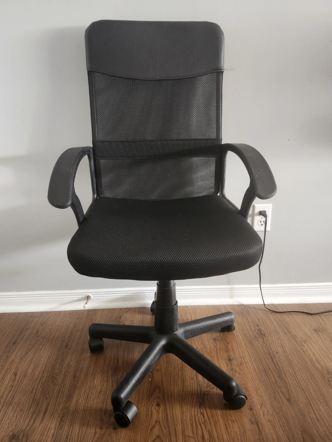 Black mesh office chair