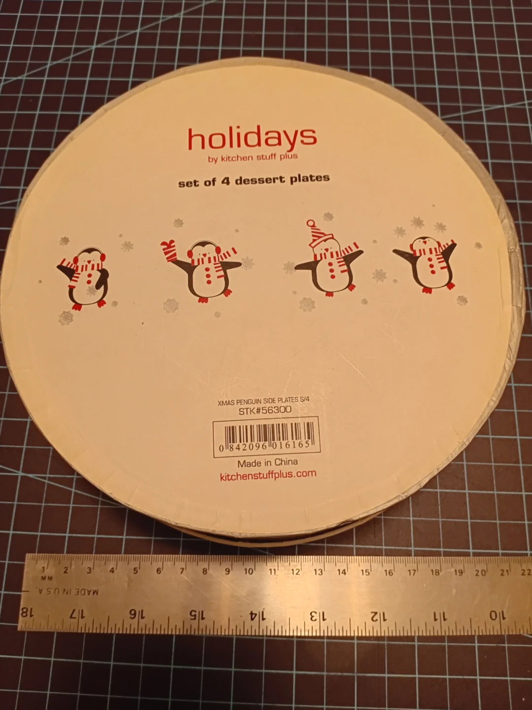 Penguin Holiday Plate - photo 4