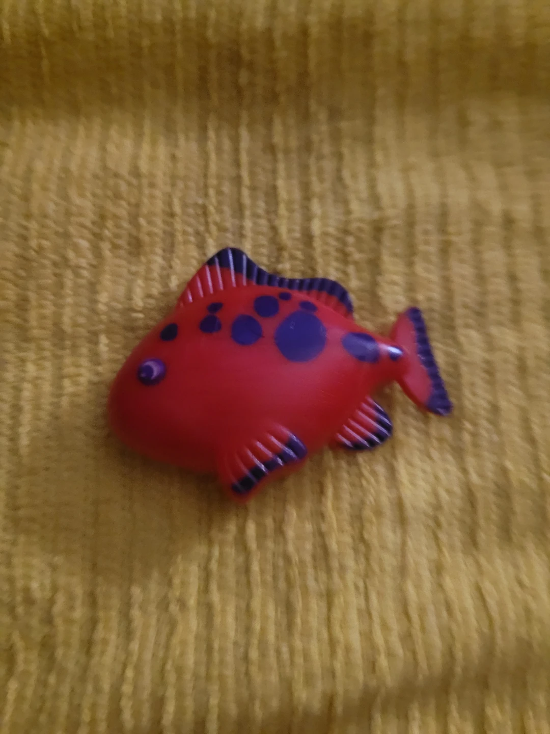 Toy fish