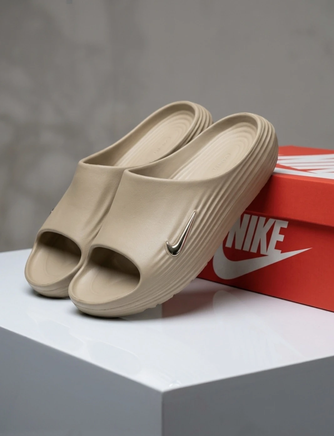 Nike ReactX Rejuven8 Slides Khaki
