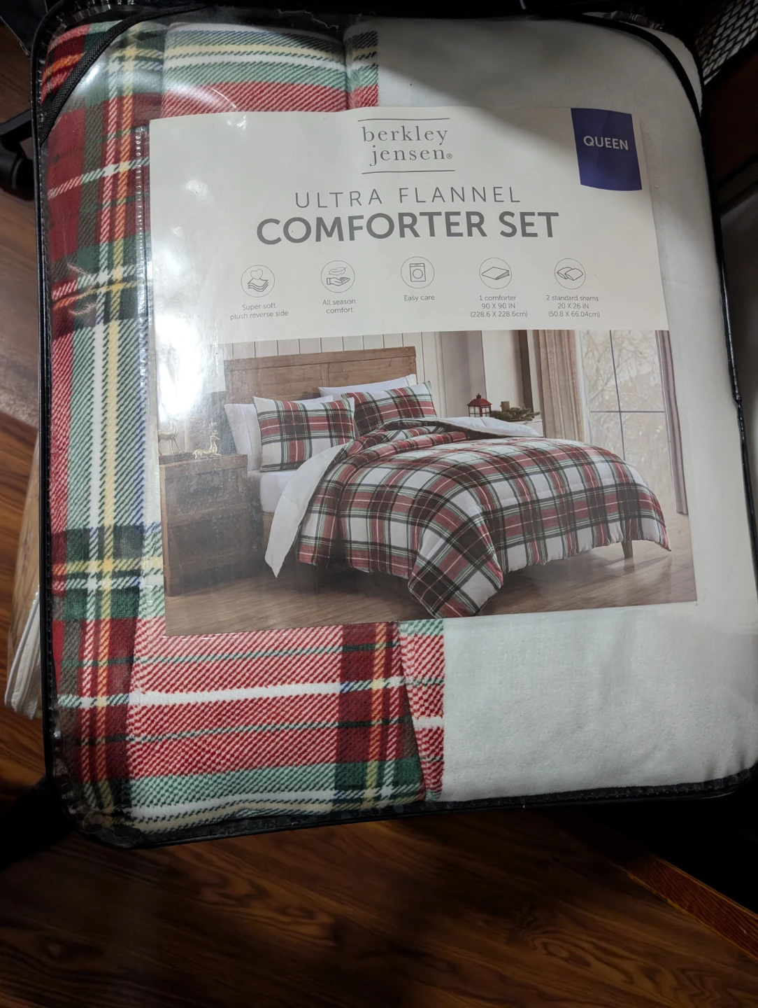 Berkley Jensen Ultra Flannel Queen Comforter Set - photo 2