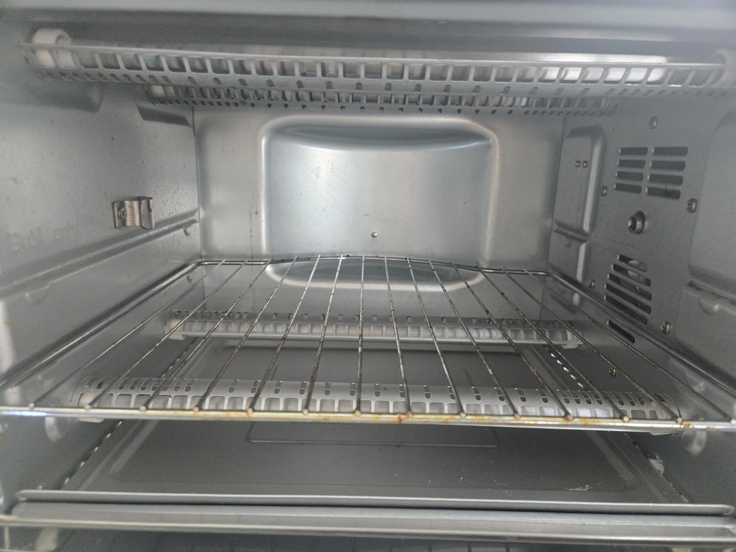 Black and Decker Toaster Oven - photo 2