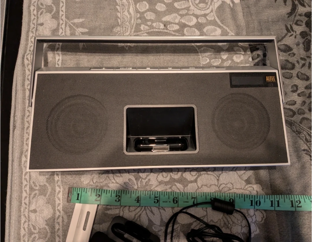 Altec Lansing iPod Speaker Dock with Aux out - photo 4