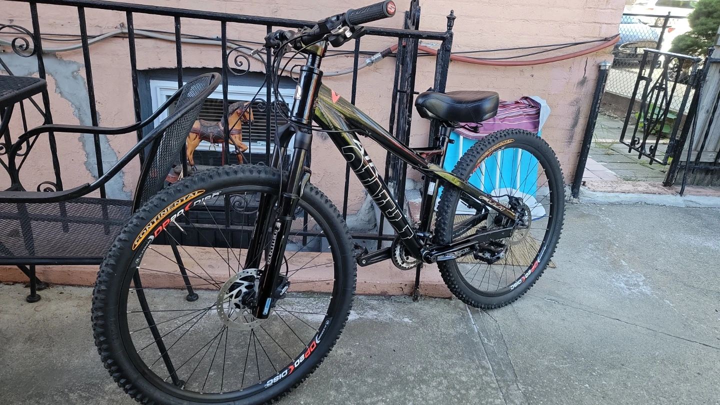 Fuji Mountain Bike with Continental Tires - photo 2